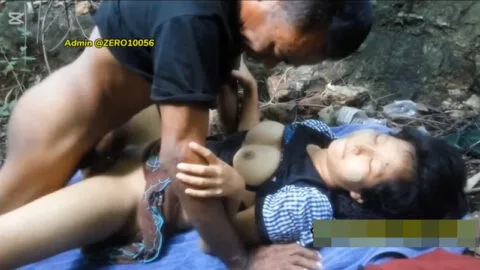 အသစ်စက်စက် ဆော်အငုံ‌လေး ကိုတောထဲခေါ်လိုးတဲ့ မြန်မာအောကား